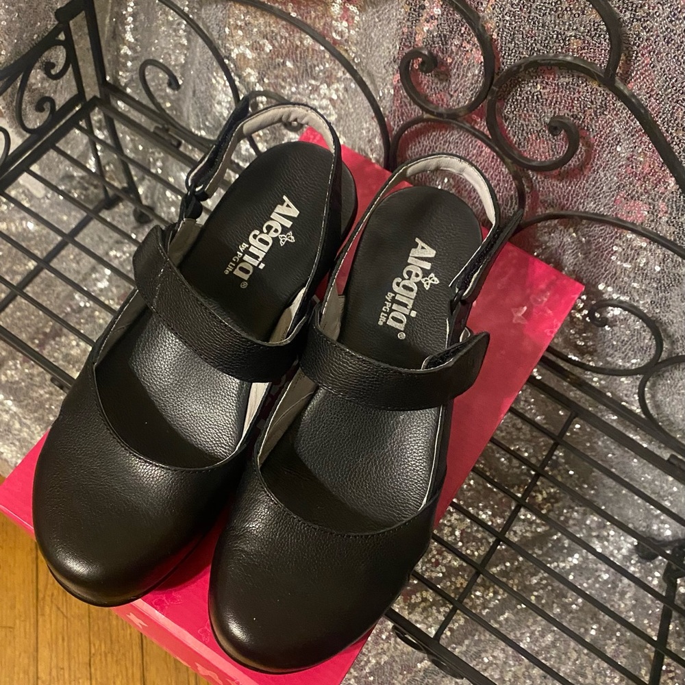Alegria Tarah Black Casual